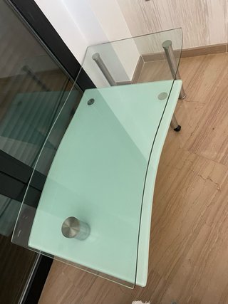 Mesa auxiliar cristal y metal
