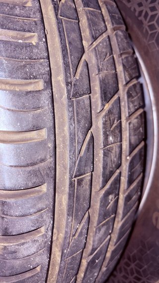 Llantas y Neumáticos Toyota Yaris 2006