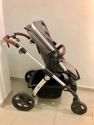 Carrito bebé gris