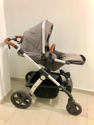 Carrito bebé gris