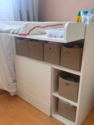 Cambiador de bebé blanco