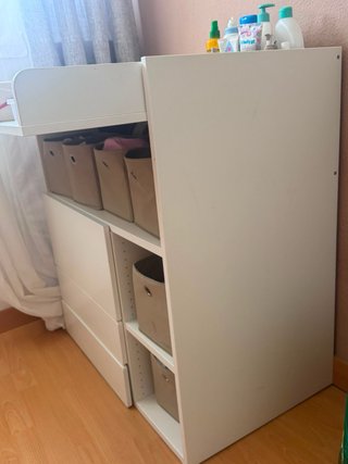 Cambiador de bebé blanco
