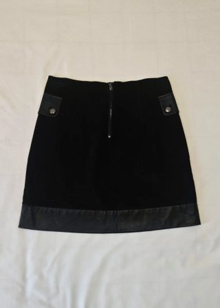 FALDA MINI EMPORIO ARMANI PIEL Y ANTE NEGRA