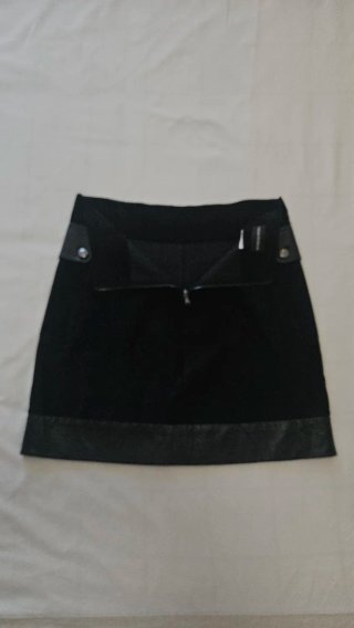 FALDA MINI EMPORIO ARMANI PIEL Y ANTE NEGRA