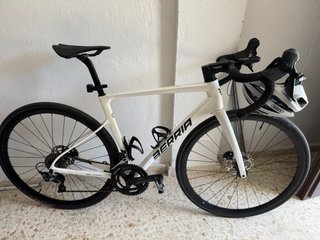 Bicicleta de carretera Berria Blanca