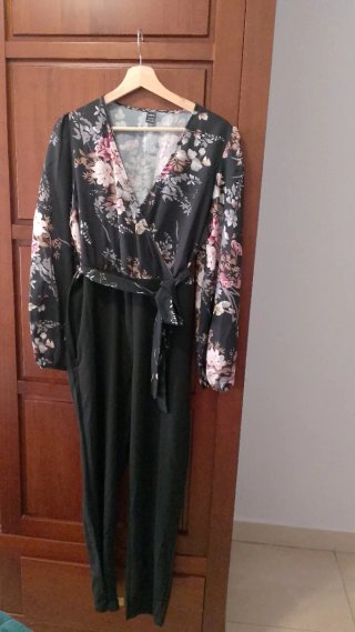 Pantalones anchos plateados y negros