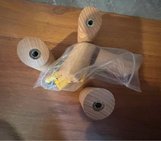 Appendiabiti in legno e plastica