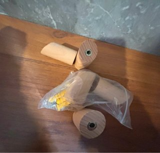 Appendiabiti in legno e plastica