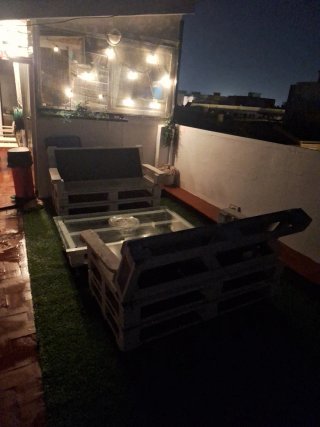 Sofás y mesa de centro de palets