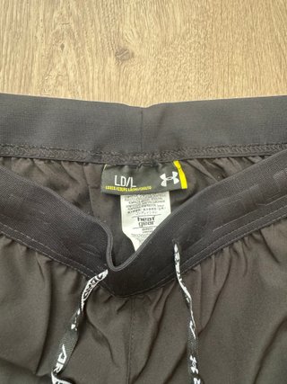 Pantalón corto Under Armour negro