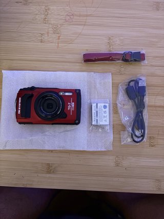OM SYSTEM TG-7 Cámara Roja