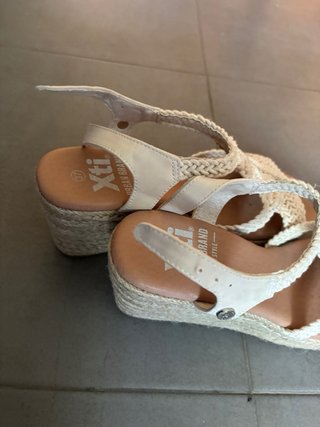 Sandalias Xti Talla 37 Beige/Blanco