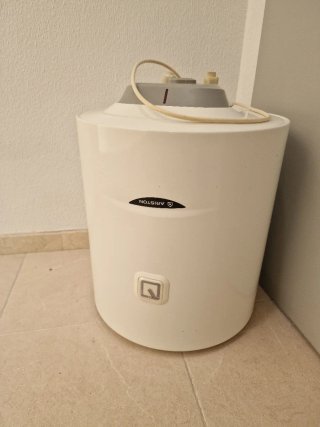 Calentador Ariston 50L Blanco
