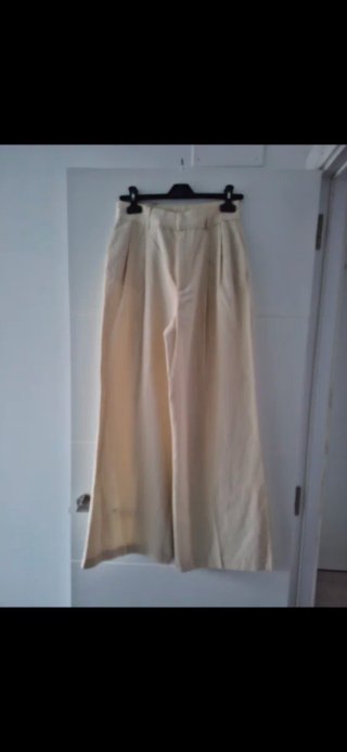 Pantalones Zara color crudo