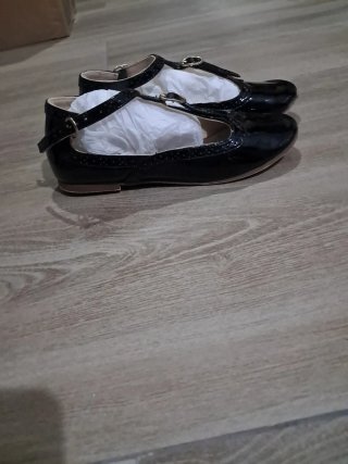 Zapatos niña charol negros T33