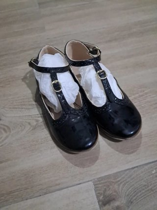 Zapatos niña charol negros T33