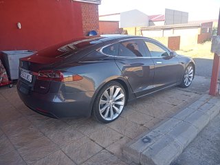 Tesla Model S 2017