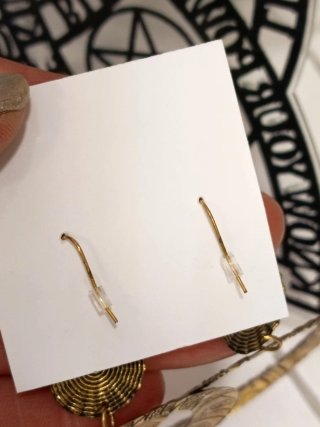 Espectaculares pendientes largos color oro