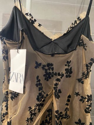 Vestido Zara floral negro y beige