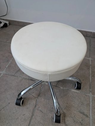 Taburete profesional regulable 40€