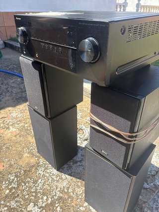 Home cinema Pioneer VSX-421 con altavoces