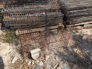 Jaulas metálicas para perros o aves.