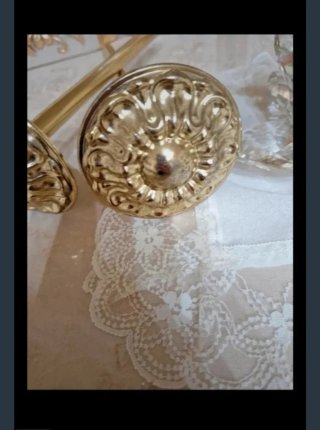 Ferma tenda oro decorata