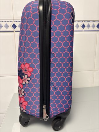 Maleta infantil pequeña con diseño de muñeca