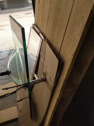 Mobile bagno in vetro e legno
