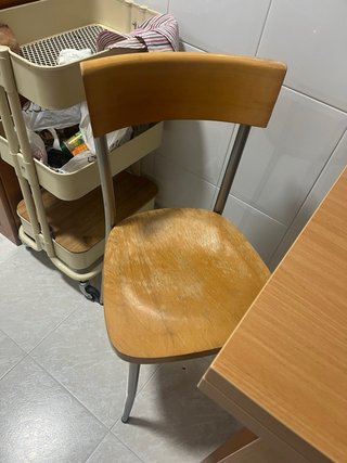 Mesa y sillas madera
