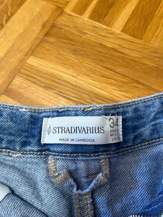 Shorts vaqueros Stradivarius desgastados
