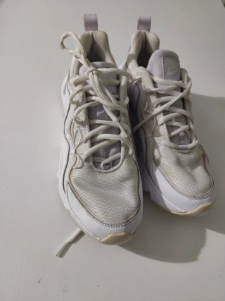 Zapatillas Nike Unisex Blancas y Moradas