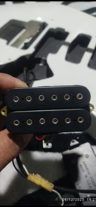 Ibanez RG350DX DIMARZIO SUPER DISTORSIÓN/EVOLUTION