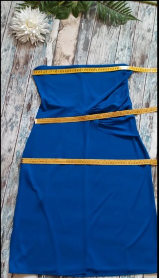 Vestido azul con nudo
