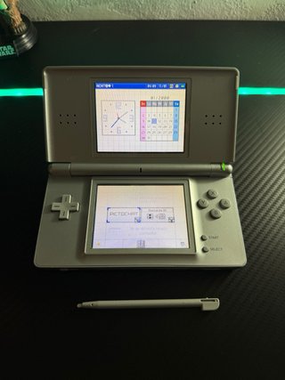 Nintendo DS Lite Plateada + Cargador + 6 Juegos