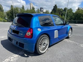 Renault Clio SPORT TEAM REPLICA 3.0 V-6