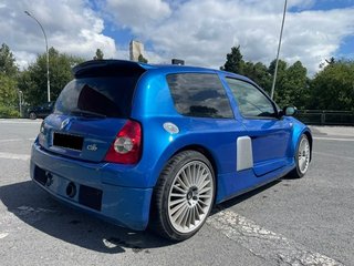 Renault Clio SPORT TEAM REPLICA 3.0 V-6