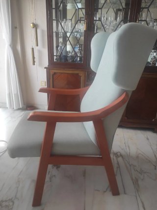 Butaca de tela y madera