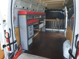 Se dan portes . Mudanzas pequeñas o contactar