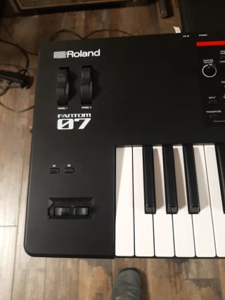 Roland Fantom 07 Teclado Sintetizador