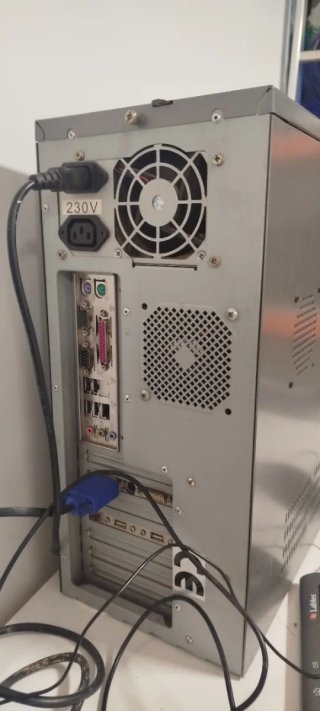Pc de sobremesa antiguo