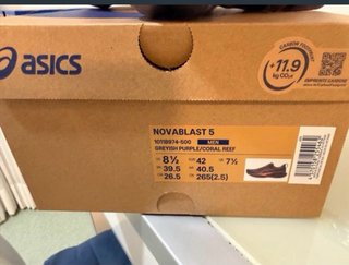 Zapatillas Asics grises y rosas