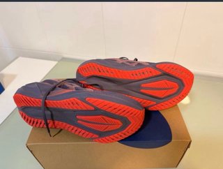 Zapatillas Asics grises y rosas