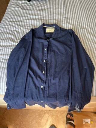 Camisa azul de manga larga