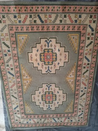 Alfombra estilo Inca verde Tamaño 139x195cm