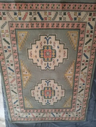 Alfombra estilo Inca verde Tamaño 139x195cm
