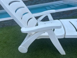 Hamaca de plástico blanca