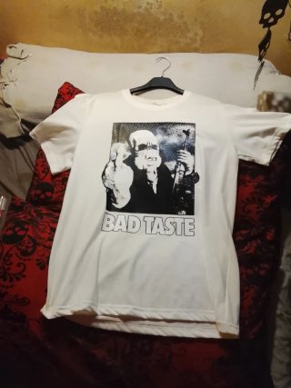 Camiseta BAD TASTE Nueva
