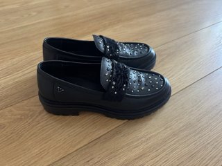 Lazamani Mocasines Negros Tachuelas y Pelo