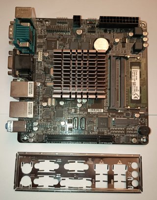 Placa Base Gigabyte GA-J1900N-D3V + CPU
